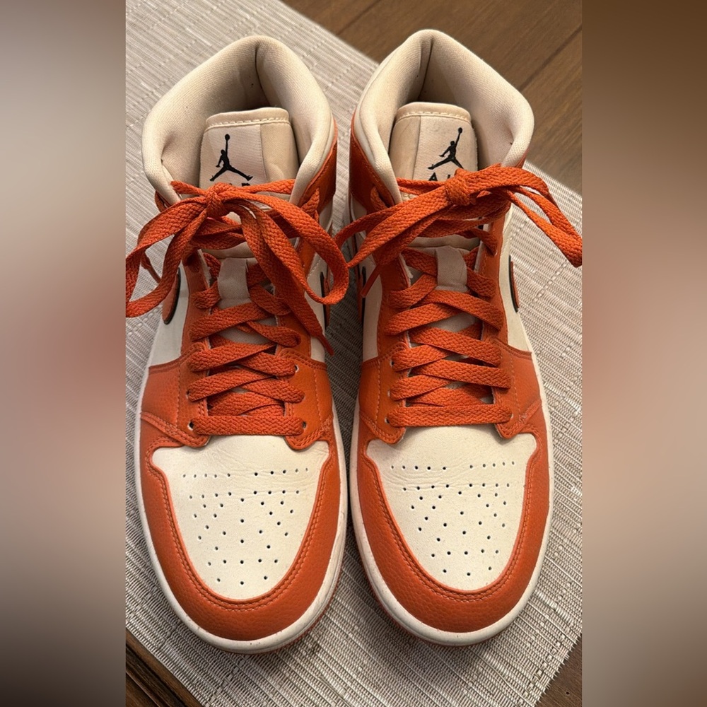 Women’s Nike Air Jordan 1 Hightop - Orange & Cream